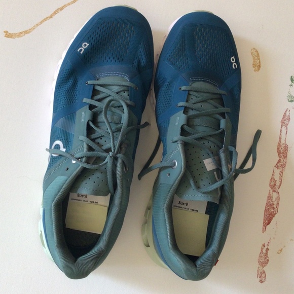 On Running Sneakers (men’s size 8) - Picture 1 of 4